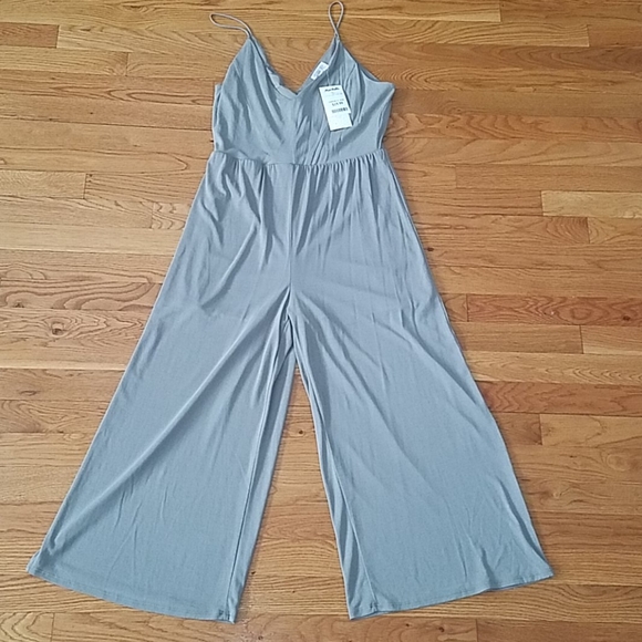 Romper - Picture 2 of 2